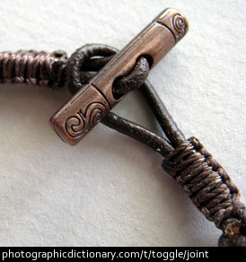 Photo of a toggle clasp